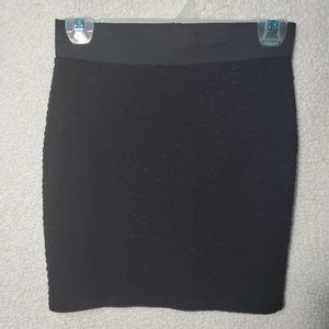 Black textured pencil skirt